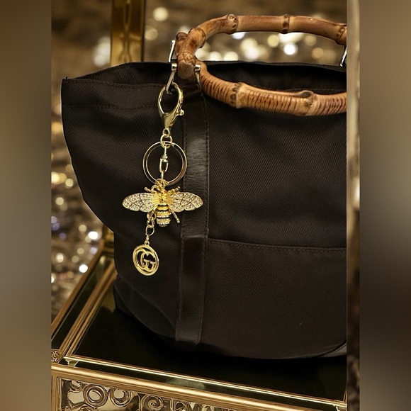 Custom gold bee zipper-pull bag charm - Picture 2 of 3